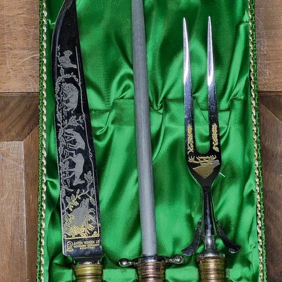 Elegant Carving Set with Wooden Handles - Picture 9 of 11